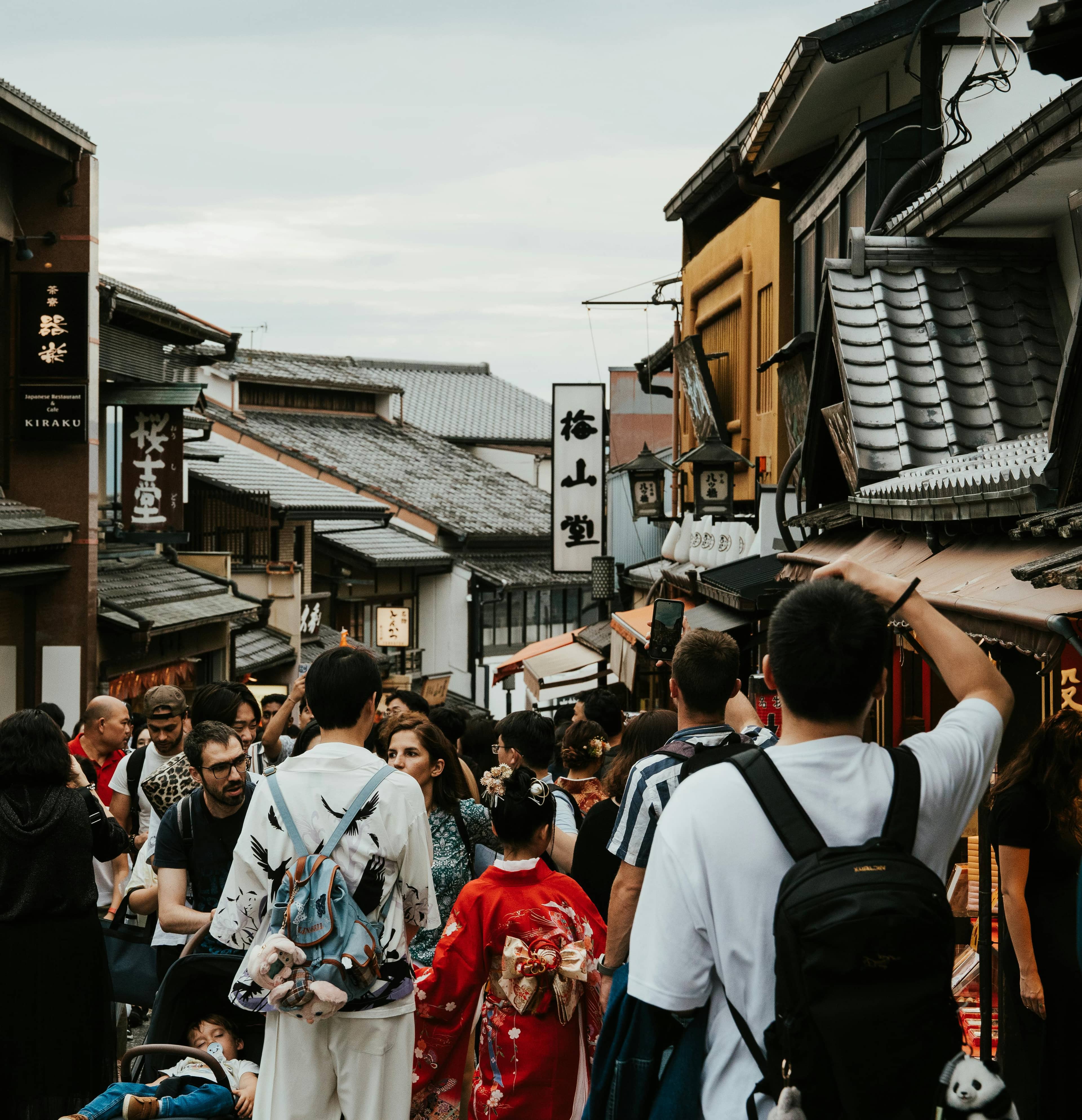 Local Tips from Japan: How to Avoid Crowds in Kyoto